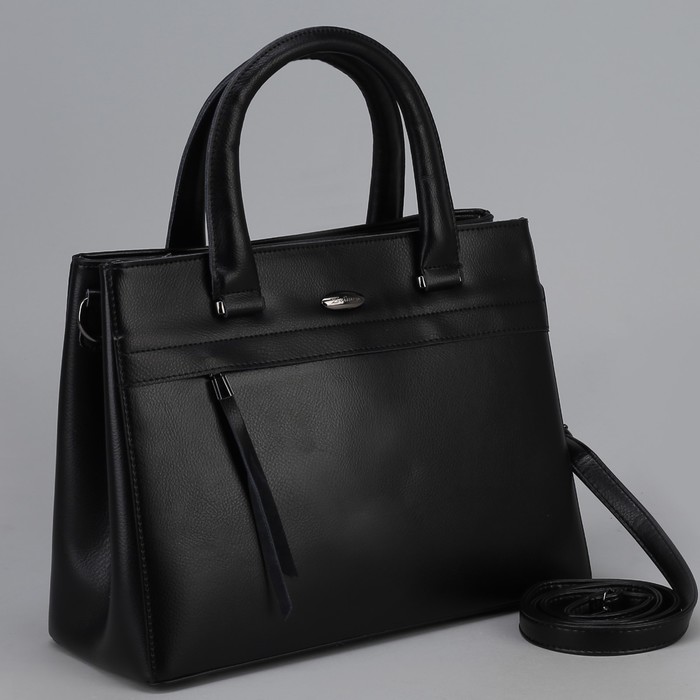 Сумка женская, 2 отдела на молниях, 2 наружных кармана, длинный ремень, цвет чёрный