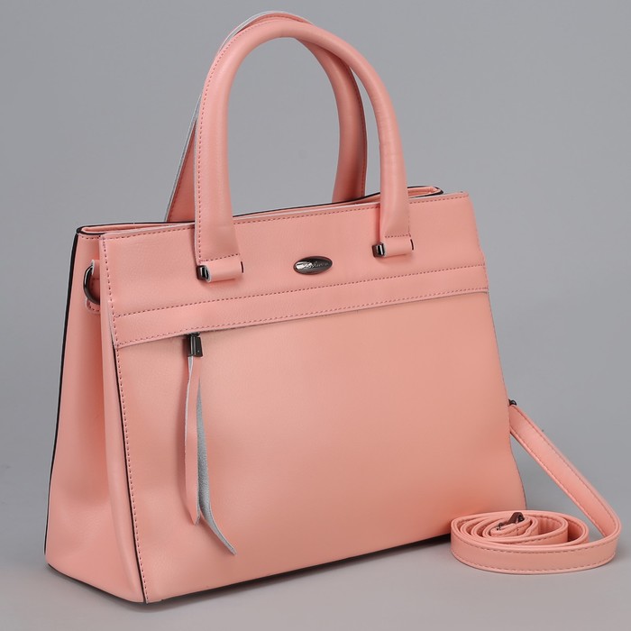 Сумка женская, 2 отдела на молниях, 2 наружных кармана, длинный ремень, цвет пудровый