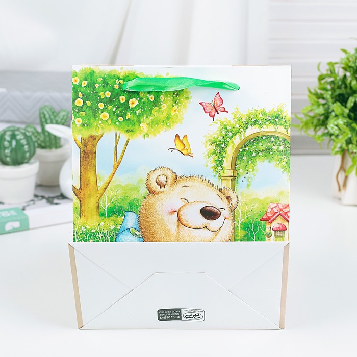 Пакет подарочный "Прогулка", люкс, 18 х 8 х 23 см