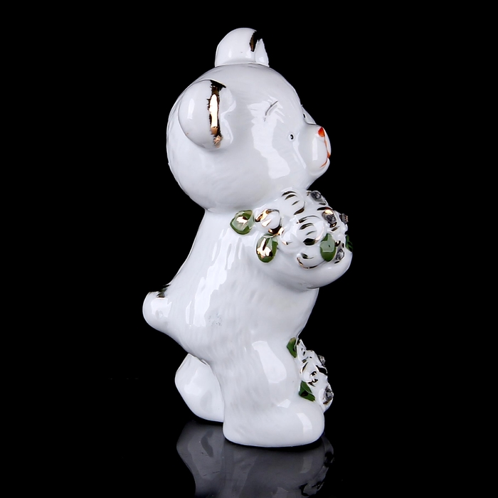 Сувенир "Мишутка с букетами цветов"