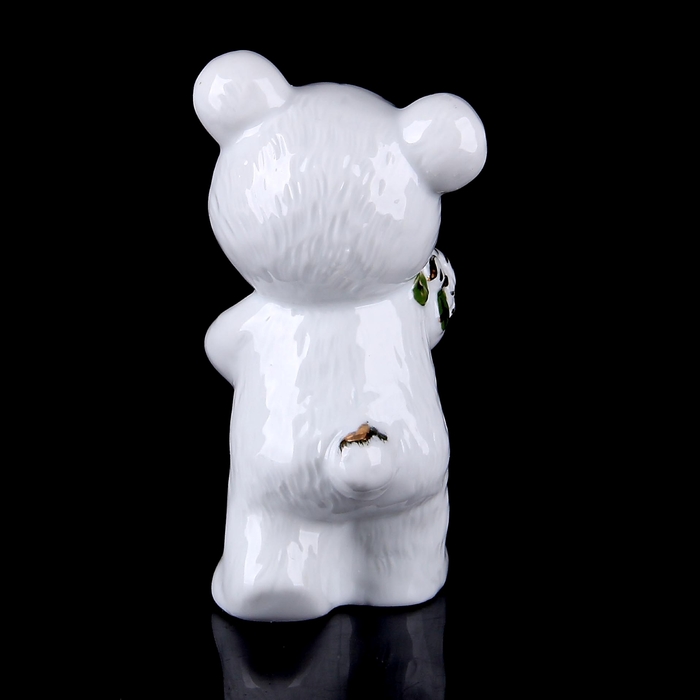 Сувенир "Мишутка с букетами цветов"