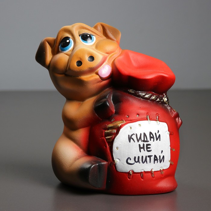 Копилка "Свинка с мешком" красный 18 см