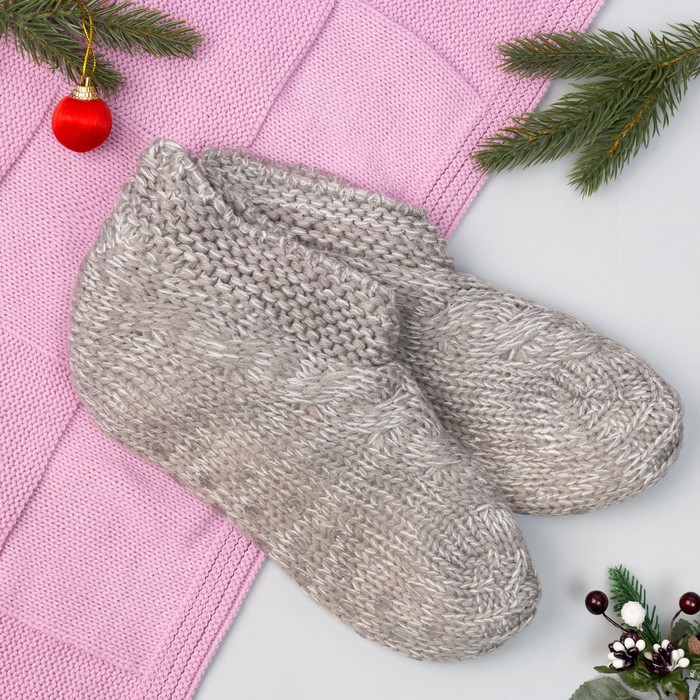 Носки-тапочки "Вязаные помпоны", цвет серый