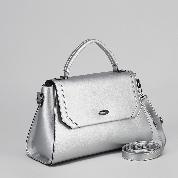 Сумка женская, отдел с перегородкой на молнии, наружный карман, длинный ремень, цвет серебристый