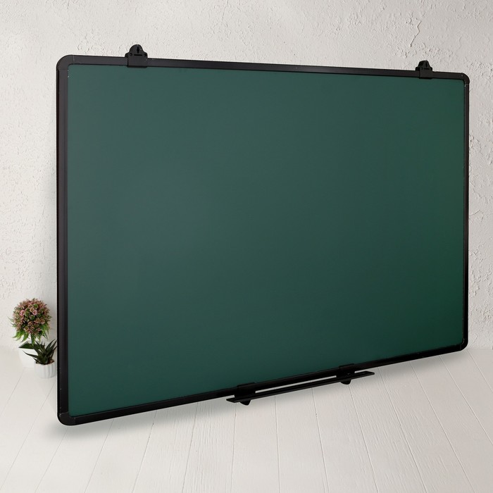 Доска двухстороняя магнитно-маркерная , с поверхностью под мел, размер 80*120 см.