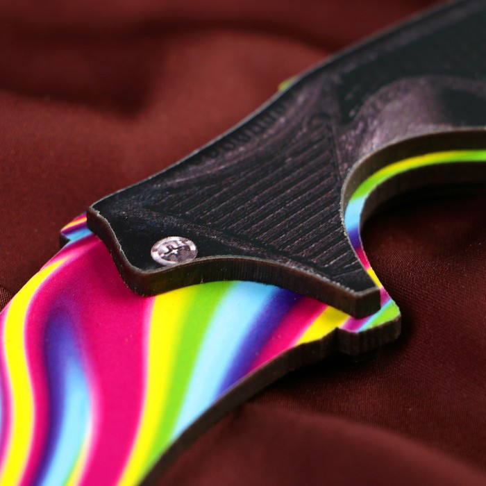 Сувенир деревянный «Керамбит, радужный градиент»