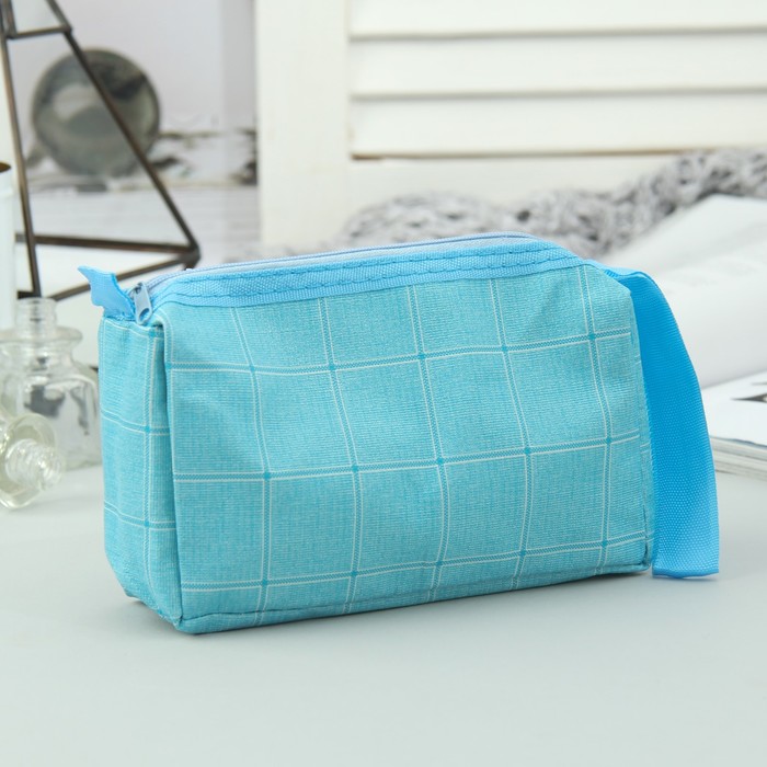 Косметичка дорожная "Квадраты", отдел на молнии, с ручкой, цвет голубой