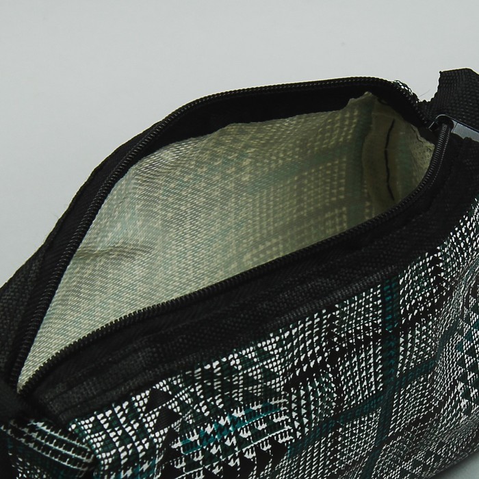 Косметичка дорожная "Клетка", отдел на молнии, с ручкой, цвет зелёный