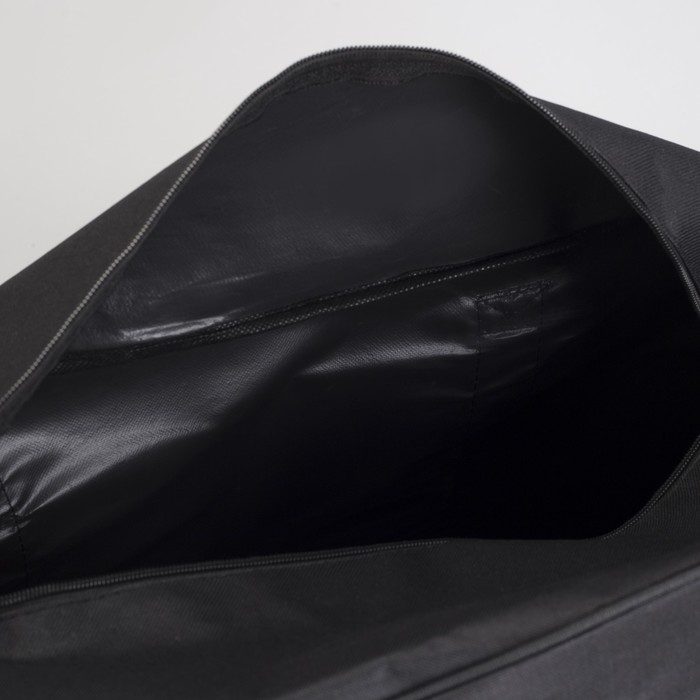 Сумка дорожная, отдел на молнии, 2 наружных кармана, длинный ремень, цвет чёрный