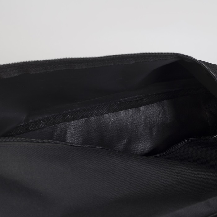 Сумка дорожная, отдел на молнии, 2 наружных кармана, длинный ремень, цвет чёрный