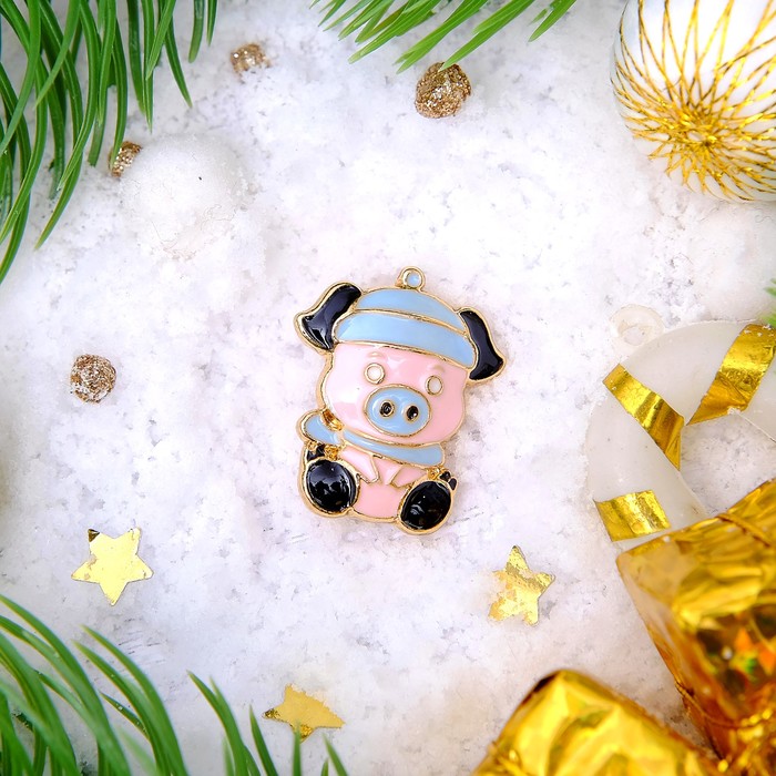 Брошь "Новогодняя сказка" свинка-сыщик, цвет розово-мятный в золоте