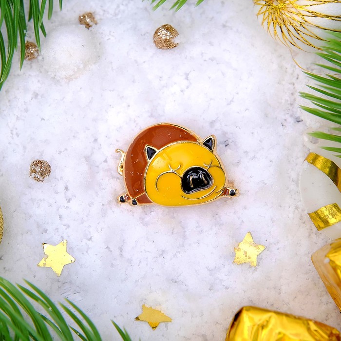 Брошь "Новогодняя сказка" хрюша-толстуша, цвет коричнево-желтый в золоте