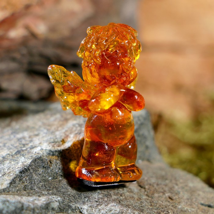 Сувенир &quot;Амурчик&quot;, янтарь