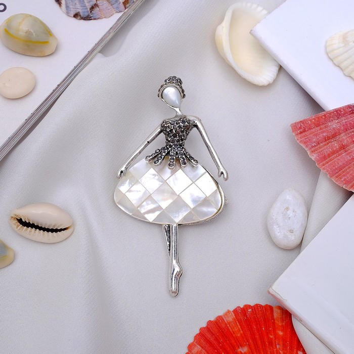 Брошь "Перламутр" балерина со стразами