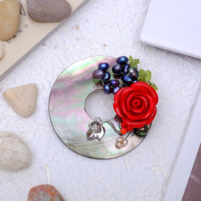 Брошь роскошь "Перламутр с жемчугом