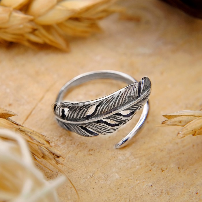 Кольцо "Перо" безразмерное, цвет чернёное серебро