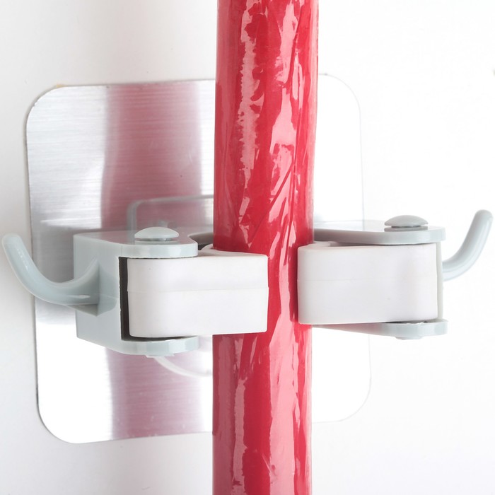 Держатель для уборочного инвентаря на липучке, цвет МИКС