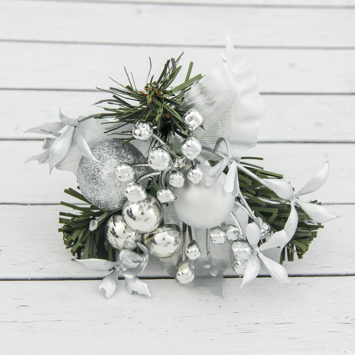 Декор "Зимний сон" серебристые шарики 8,5*10 см