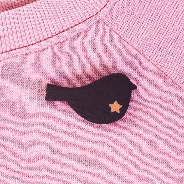 Значок деревянный в мешочке "Птица"