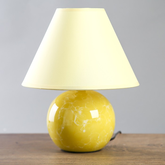 Настольная лампа "Эрида" 1xE14 60Вт желтый 25х25х30см.