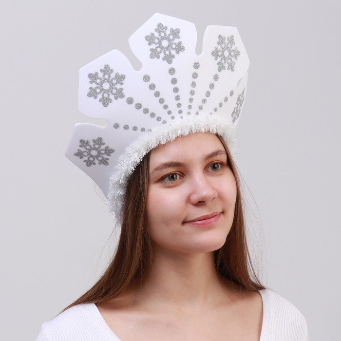 Кокошник "Вьюга" с серебряными снежинками