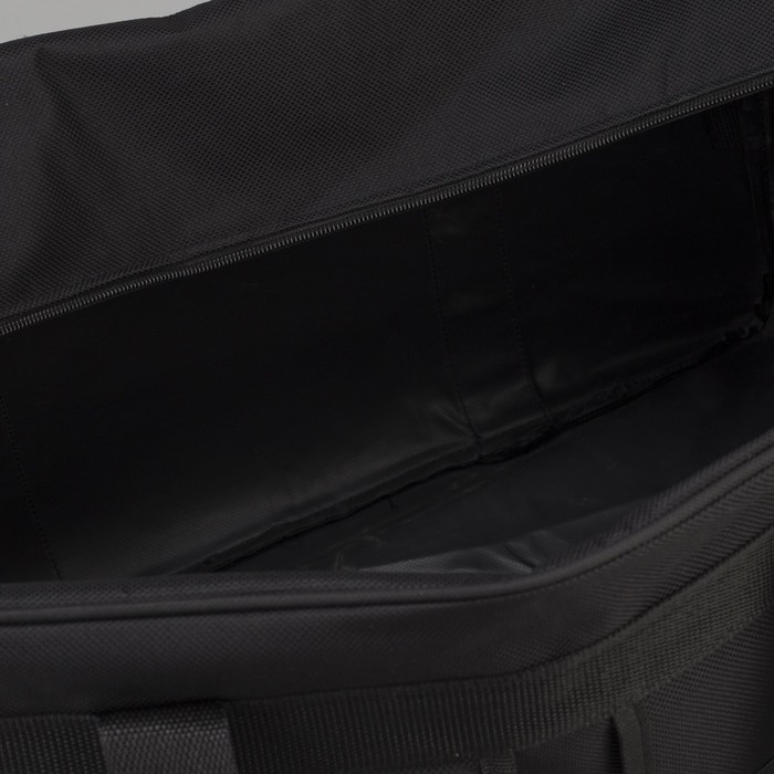 Сумка дорожная "Классика", отдел на молнии, 2 наружных кармана, длинный ремень, цвет чёрный