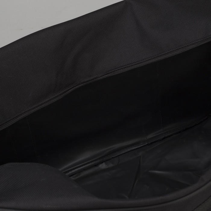 Сумка дорожная "Классика", отдел на молнии, 2 наружных кармана, длинный ремень, цвет чёрный