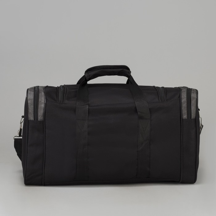 Сумка спортивная, отдел на молнии, 4 наружных кармана, длинный ремень, цвет чёрный