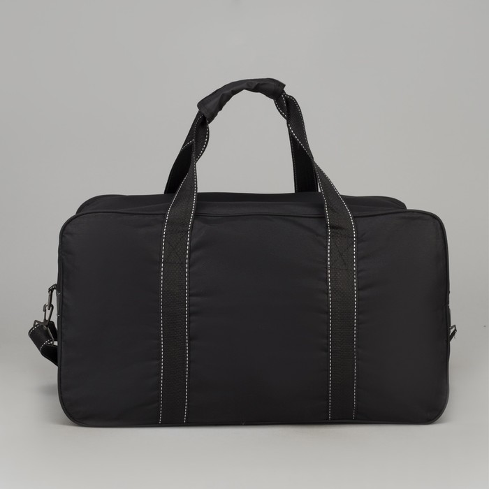 Сумка дорожная, отдел на молнии, 2 наружных кармана, длинный ремень, цвет чёрный