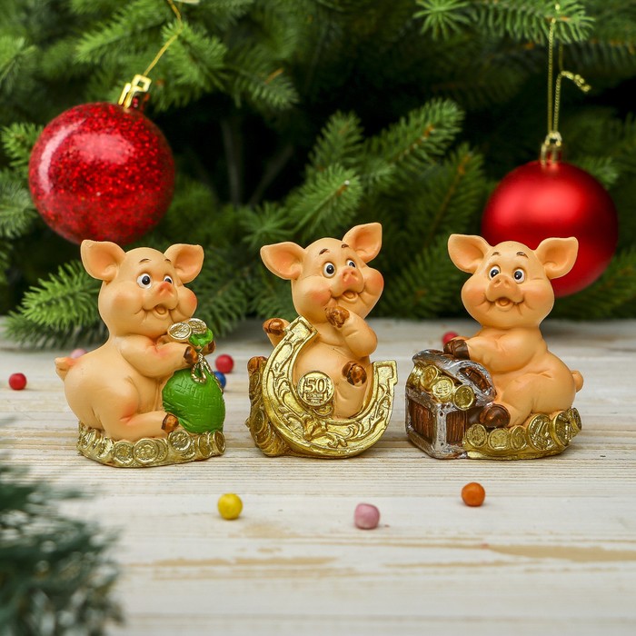 Сувенир полистоун "Розовый поросёнок с золотыми монетками" МИКС 8х5х5 см