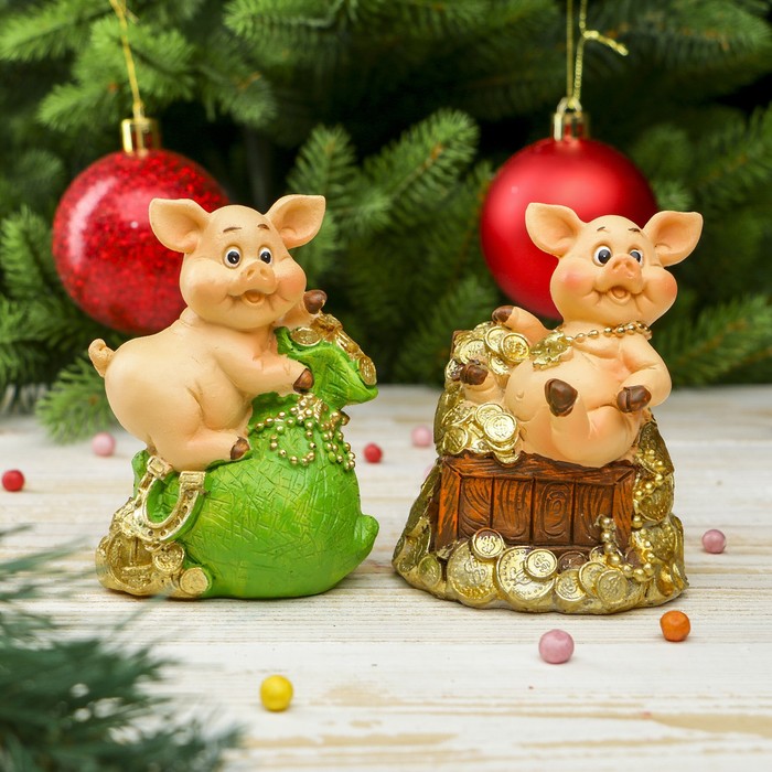 Копилка полистоун "Розовый поросёнок на сундуке/мешке с золотом" МИКС 9х8х7 см