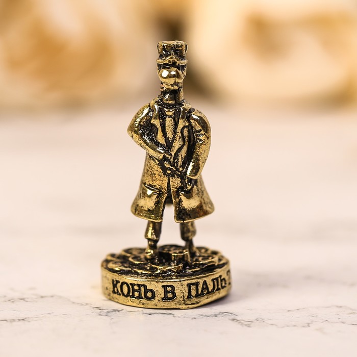 Фигурка сувенирная "Конь в пальто", 2  х 3,5 см