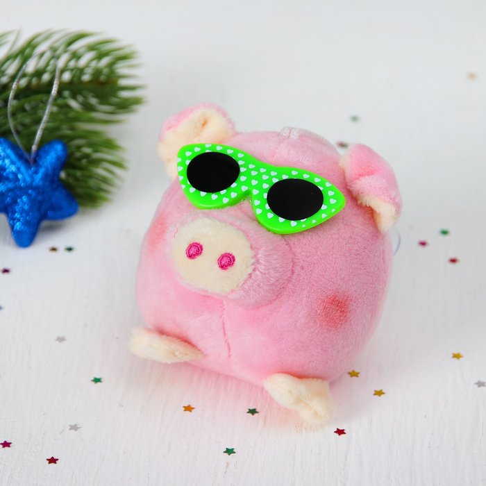 Мягкая игрушка-присоска "Свинюшка в очках" цвета микс