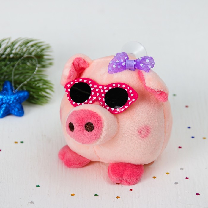 Мягкая игрушка-присоска "Свинка" пяточок с сердечками, цвета микс