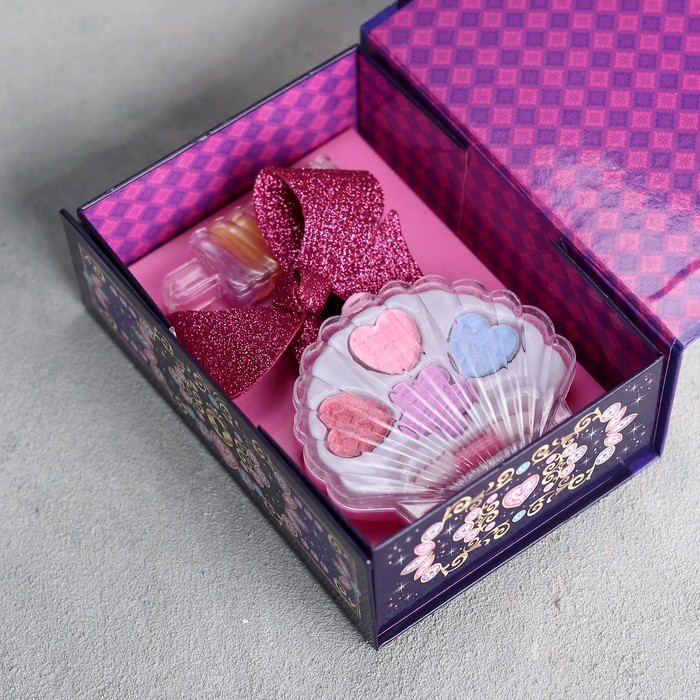 Набор косметики для девочки "Яркой звездочке" в шкатулке