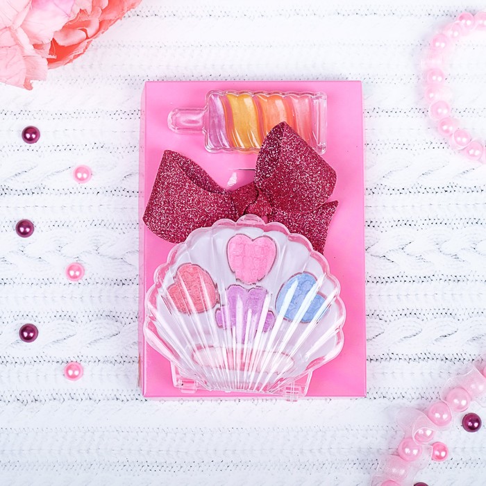 Набор косметики для девочки "Яркой звездочке" в шкатулке