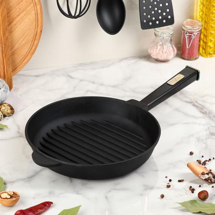 Сковорода чугунная гриль ТМ "BRIZOLL" 240х40 мм с ручкой "Optima-Black"