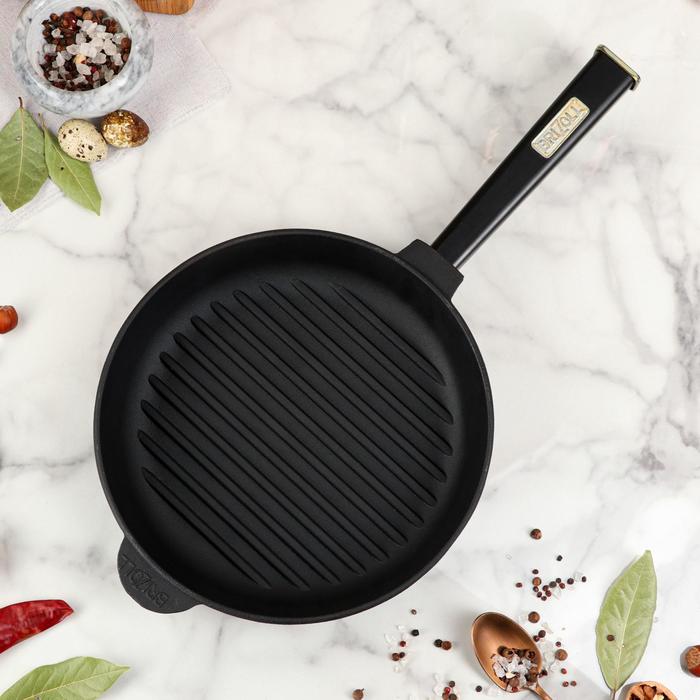 Сковорода чугунная гриль ТМ "BRIZOLL" 240х40 мм с ручкой "Optima-Black"