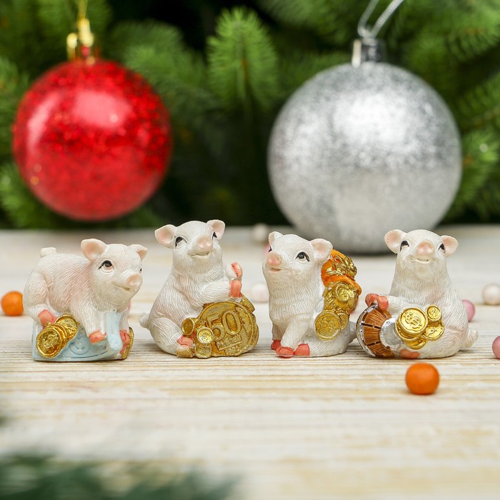 Сувенир полистоун "Молочный поросёнок с золотом" МИКС 4х3х3 см