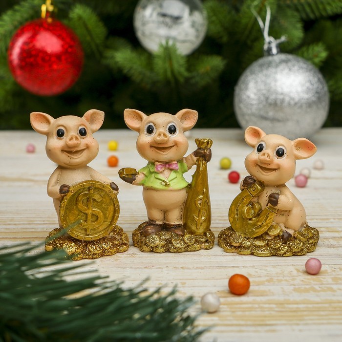Сувенир полистоун "Глазастый поросёнок с золотом" МИКС 6,5х3,5х3 см