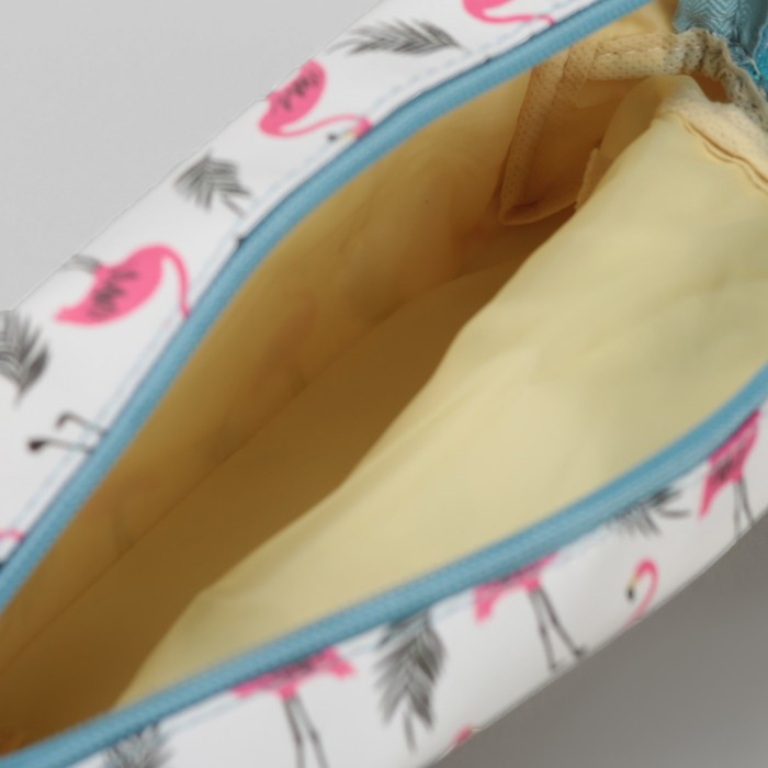 Косметичка дорожная «Фламинго», отдел на молнии, ручка, цвет молочный