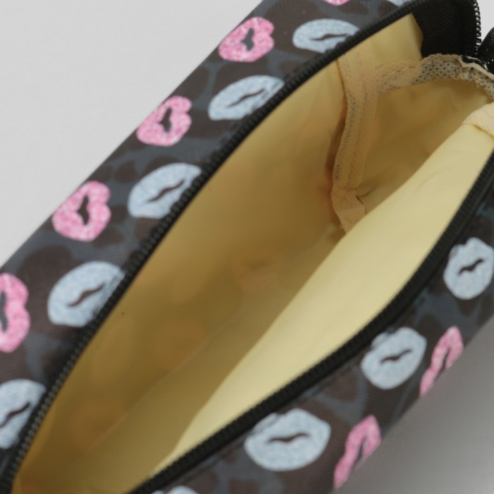 Косметичка дорожная "Губки", отдел на молнии, ручка, цвет чёрный