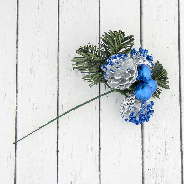 Декор "Зимний сон" шишки и шарики 8*10 см