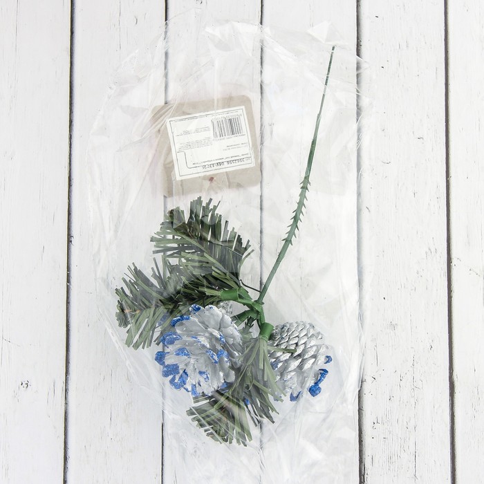 Декор "Зимний сон" шишки и шарики 8*10 см