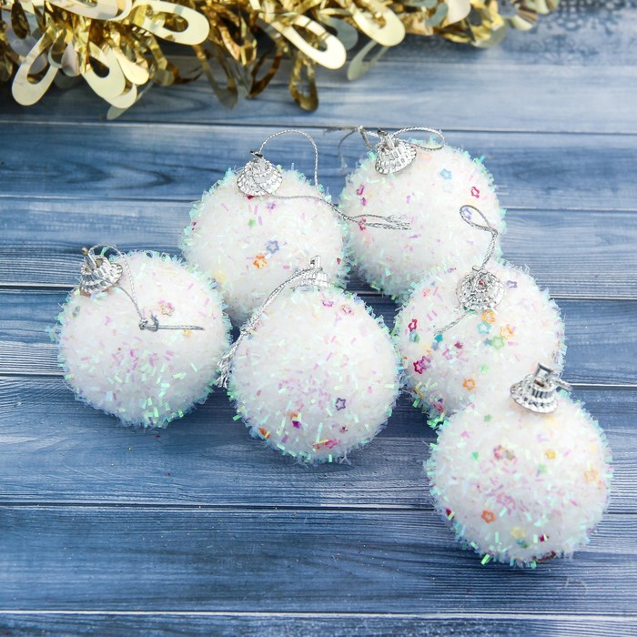 Набор ёлочных украшений "Шарики с пайетками" d-5 см, 6 шт., белый