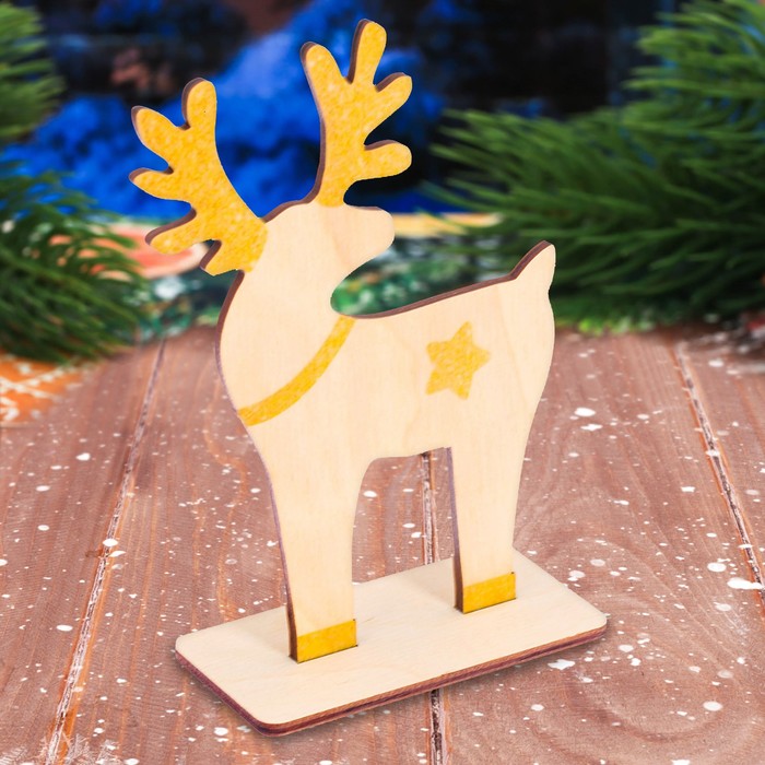 Декор из дерева "Олень"