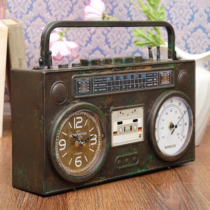 Часы настольные Лофт, в виде магнитофона,с термометром,черный, под старину d=10,35,5*9,5*21см