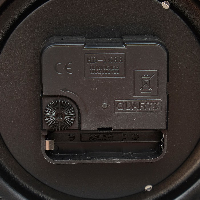 Часы настольные Лофт, в виде магнитофона,с термометром,черный, под старину d=10,35,5*9,5*21см