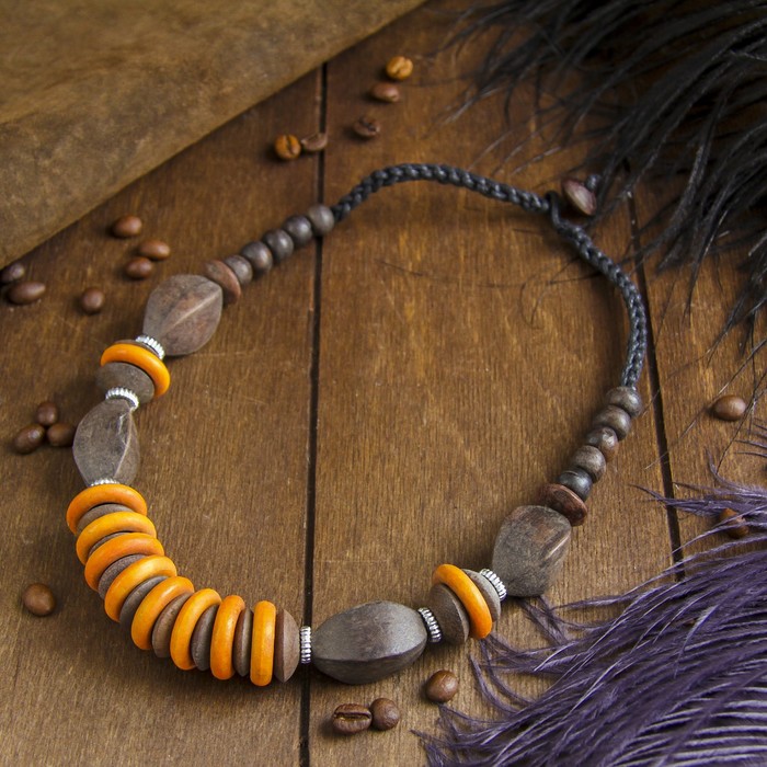 Колье "Оранжевый амулет" 27х5х0,5 см