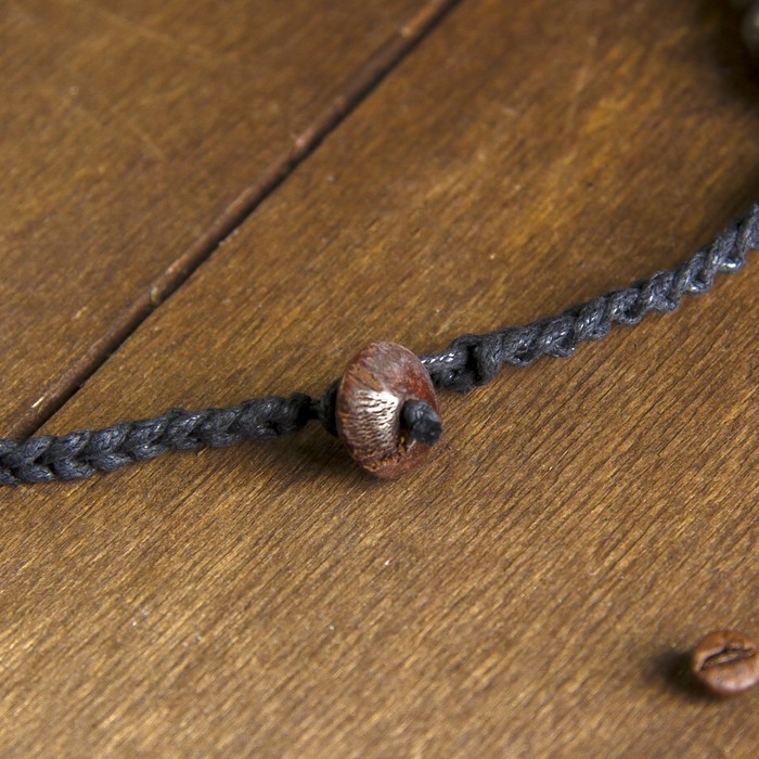 Колье "Бежевый амулет" 27х5х0,5 см